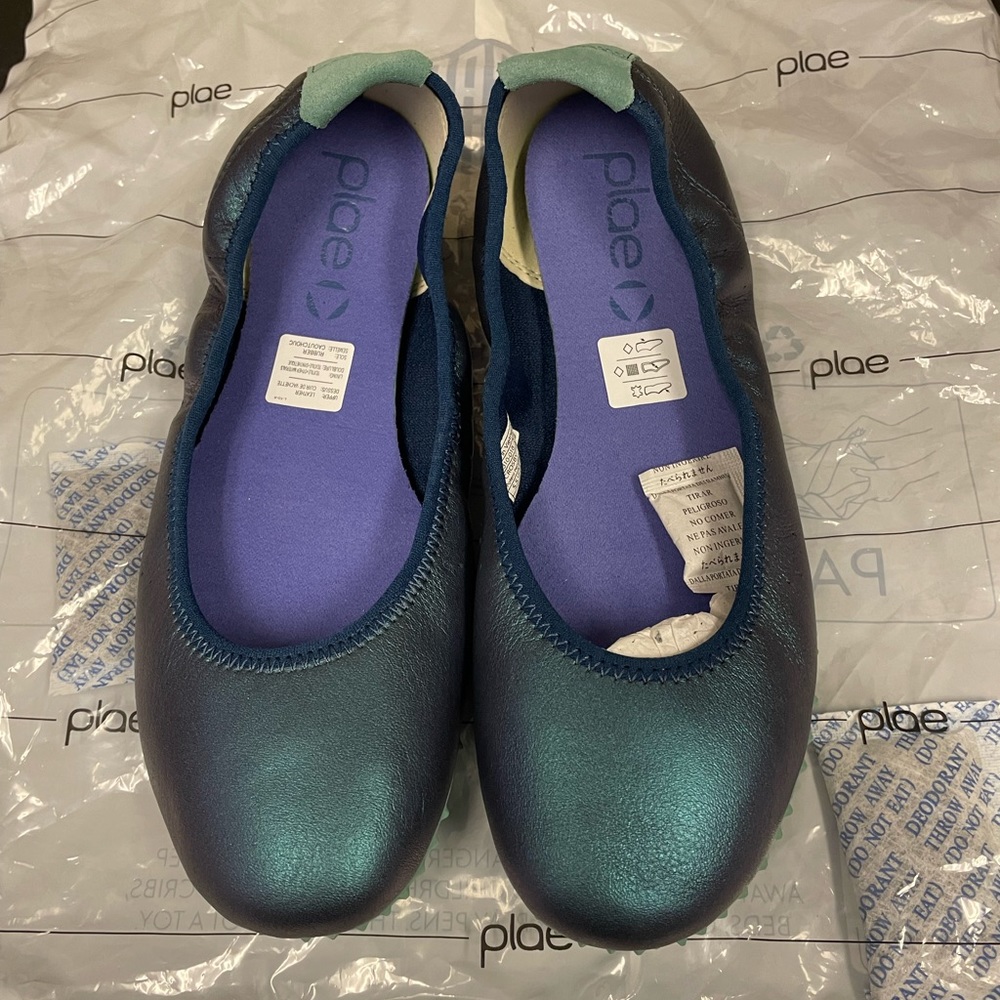 "SALE" PLAE  Women Size 5.5 (556310-018 )